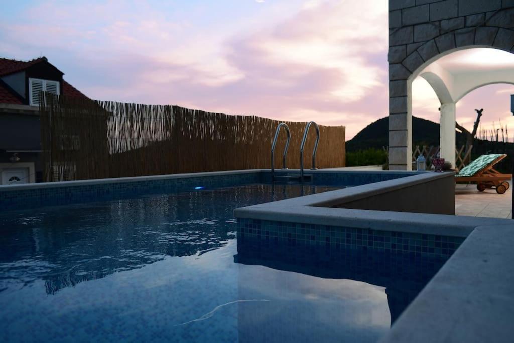 Wave N' Sea Apartment With A Private Pool Dubrovník Exteriér fotografie